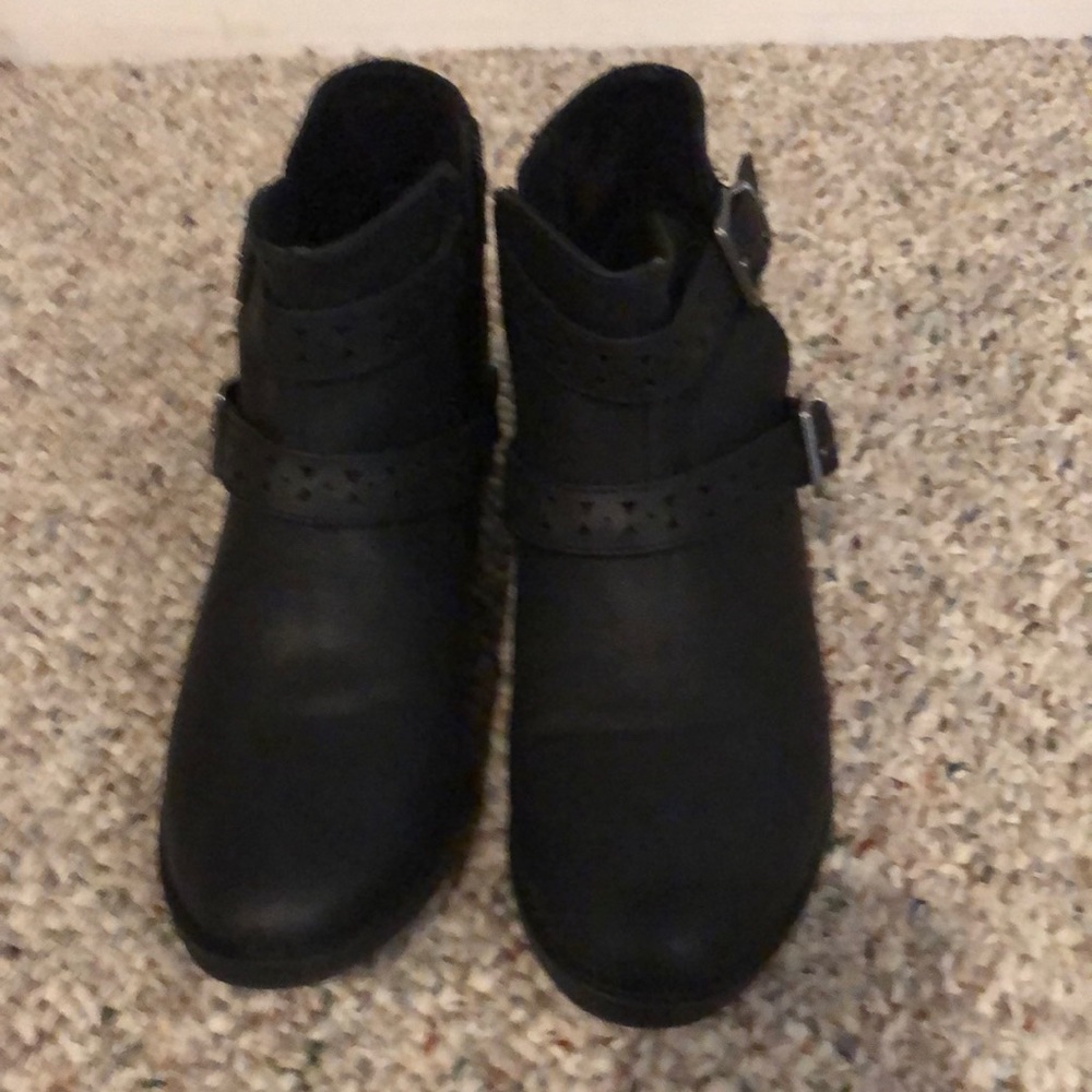 Black ankle booties